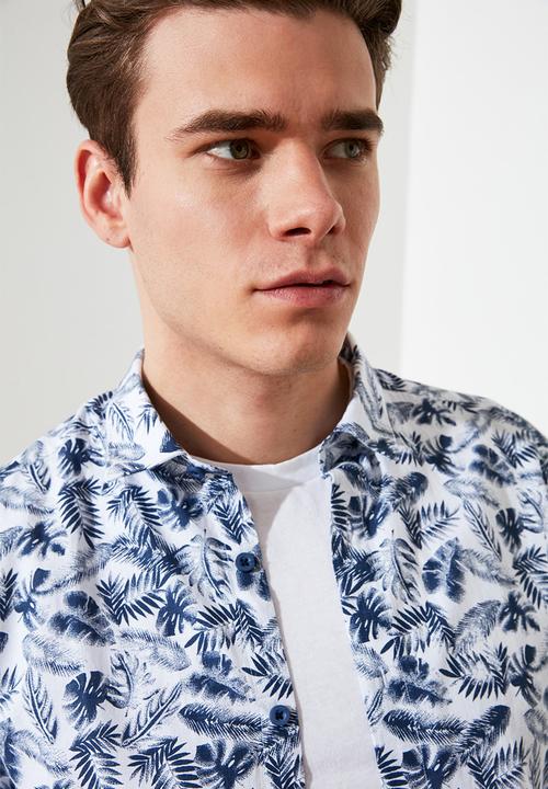 Trendyol - Printed short sleeve shirt - white & navy 