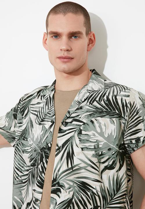 Trendyol - Leaf print short sleeve shirt - green