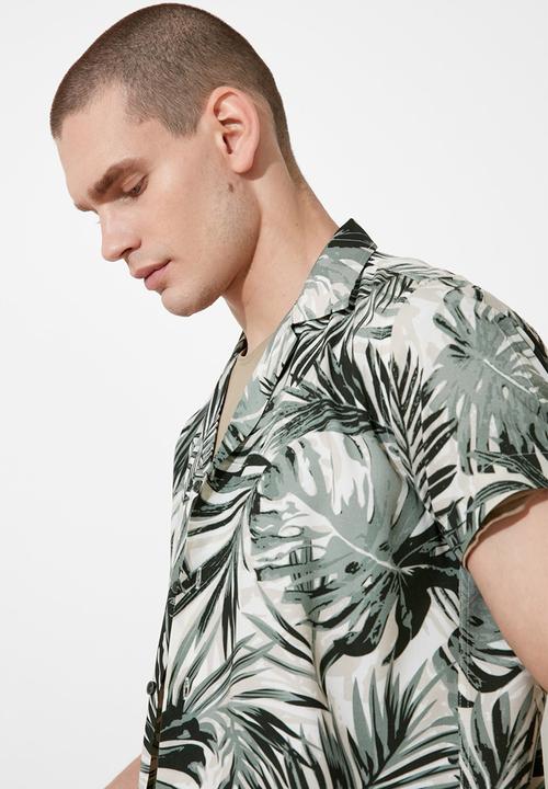 Trendyol - Leaf print short sleeve shirt - green