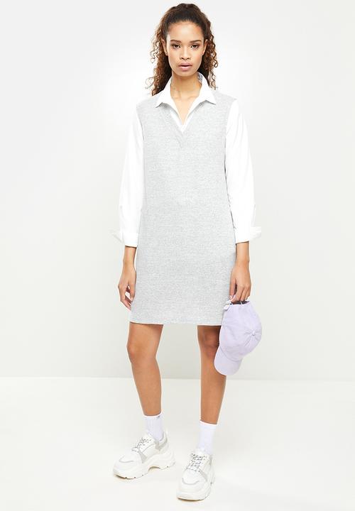 Blake - V-neck cut and sew mini - grey