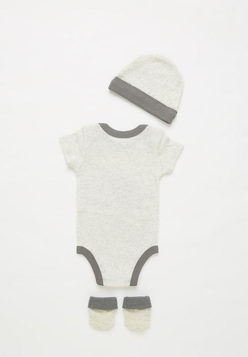 Nike - Futura logo hat / bodysuit / bootie 3 piece set - grey 