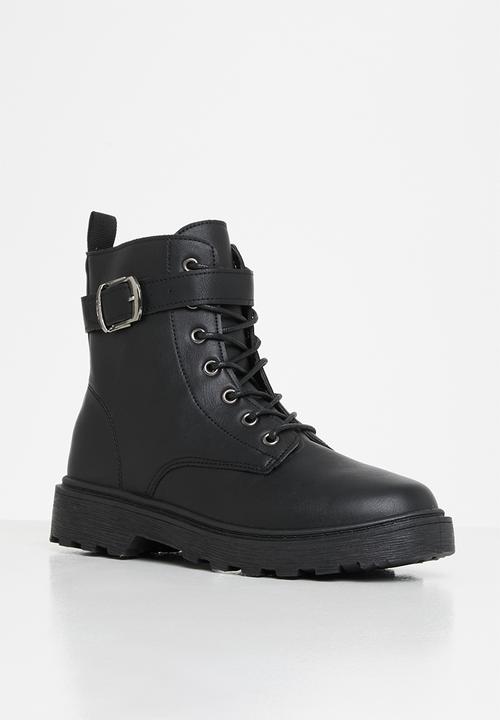 Jada - Chunky lace up boot - black