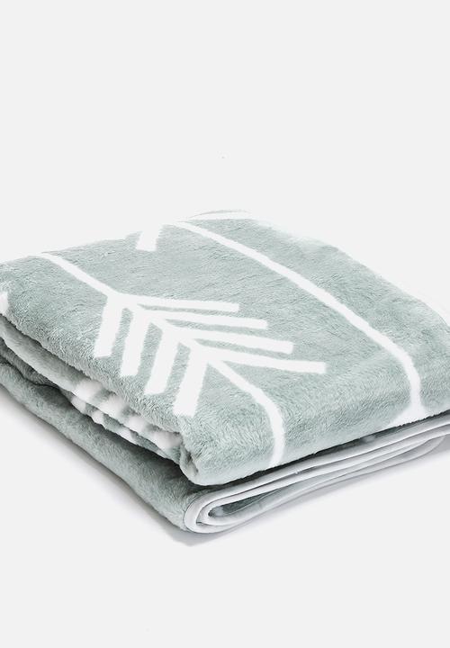 Hertex Fabrics - Arrows Throw