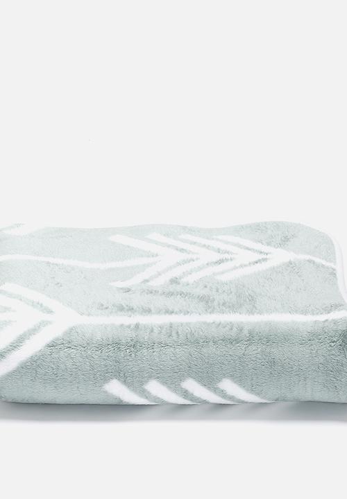 Hertex Fabrics - Arrows Throw
