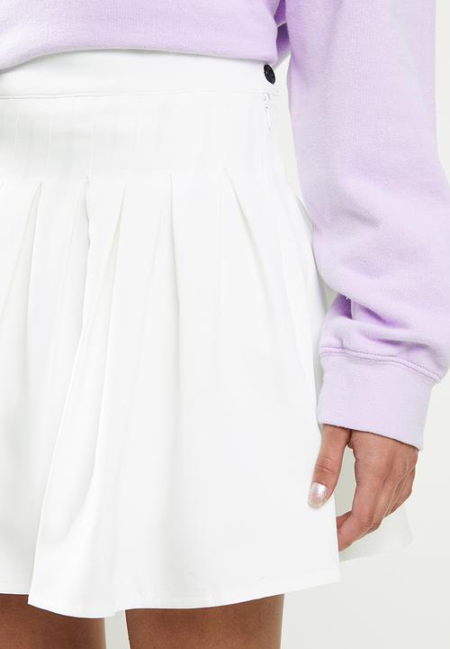 Missguided - Petite pleated tennis skirt - white