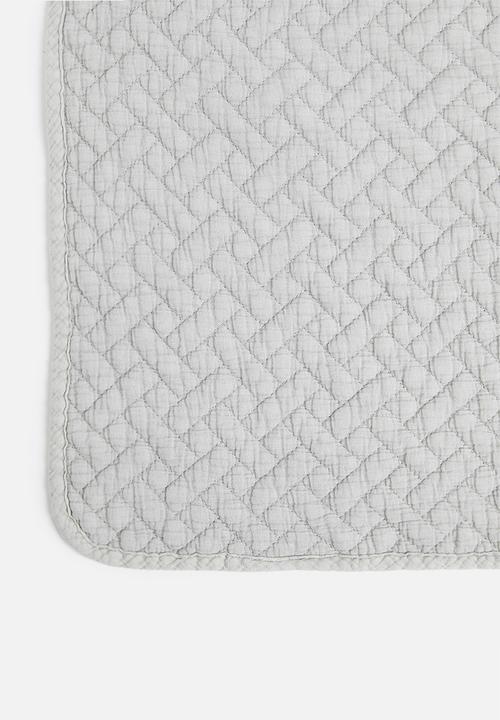 Sixth Floor - Harper cotton quilt - light grey