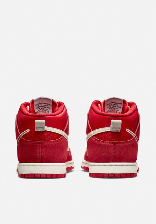 Nike - Dunk High SE "First Use"