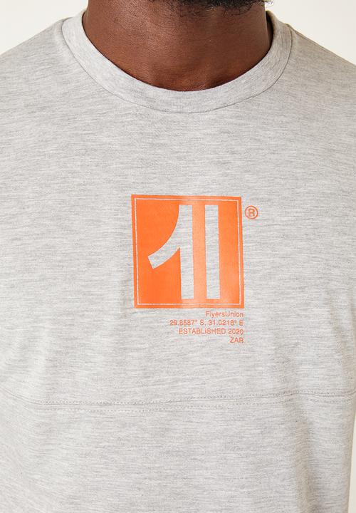 Flyersunion - Mens-regular tee with chest panel - grey melange