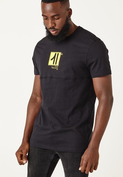 Flyersunion - Mens-regular tee with chest panel - black