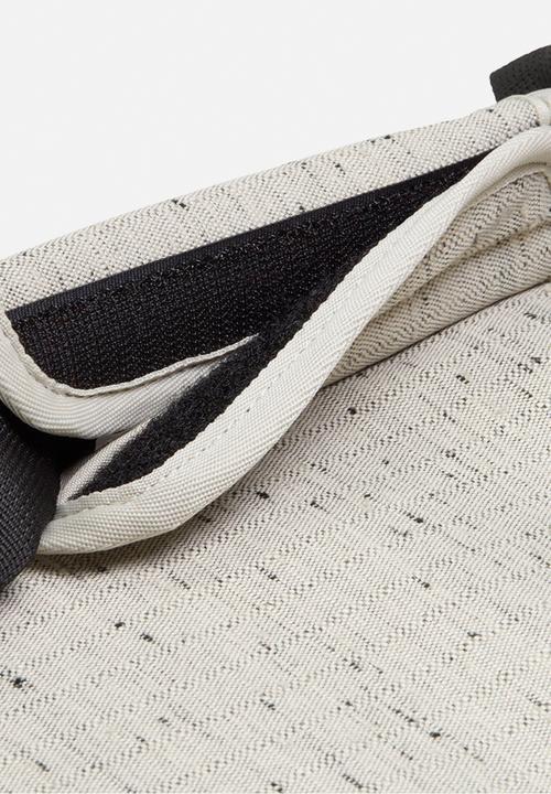 Nike - Nike brasilia - stone & black