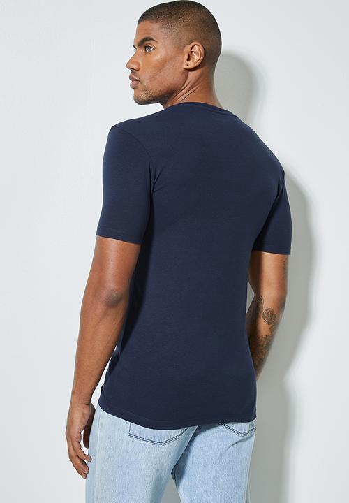 Superbalist - James muscle fit vee tee - navy