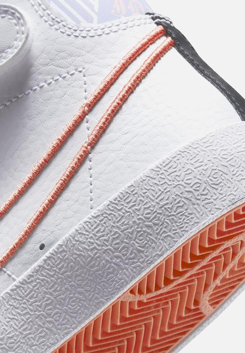 Nike - Nike blazer mid '77 se - white/magic ember/purple pulse