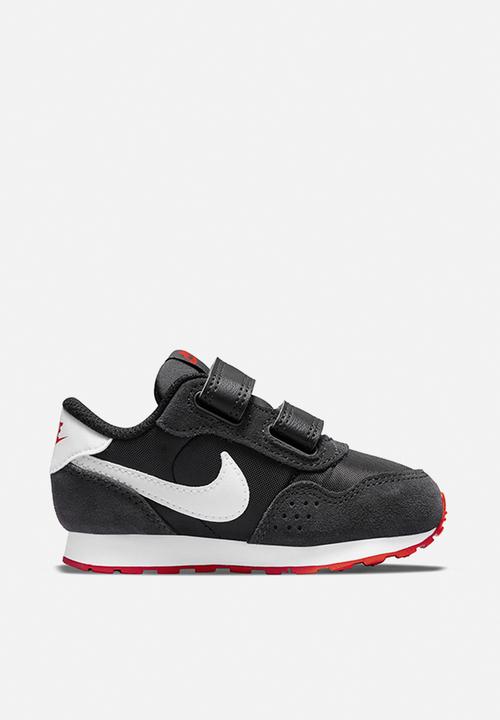 nike md valiant running