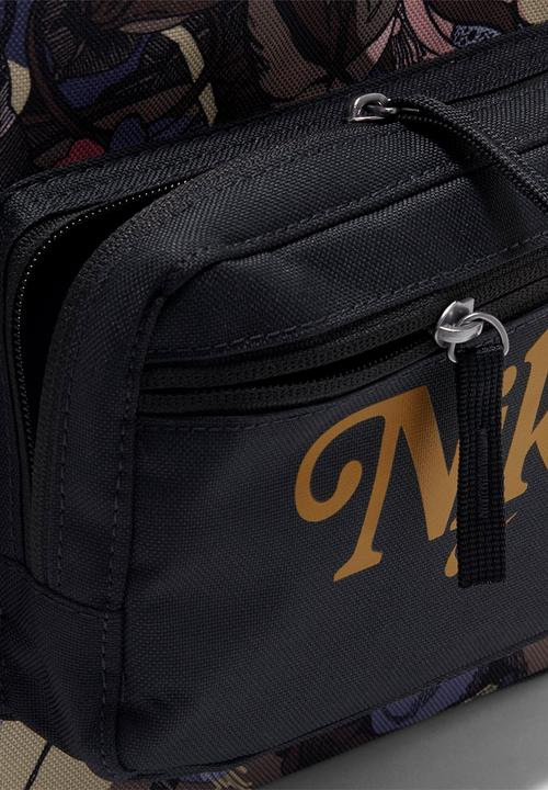 Nike - Y nk tanjun back pack - aop su21 - offnor/m gold