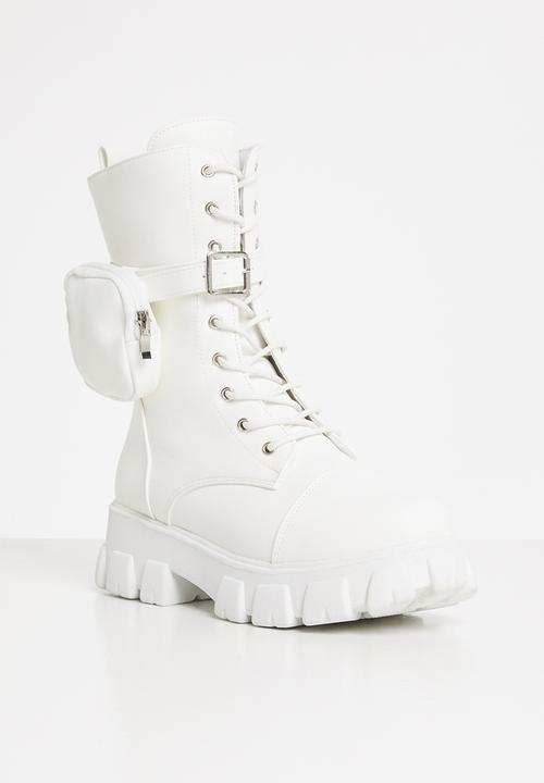 Seduction - Pocket pouch chunky boot - white