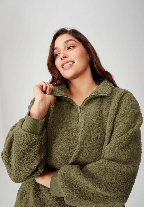 Cotton On - Curve quarter zip through teddy pullover - soft moss