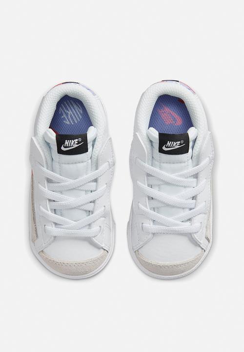 Nike - Nike blazer mid '77 se - white/magic ember-purple pulse