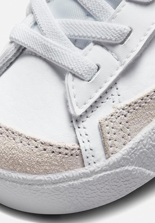 Nike - Nike blazer mid '77 se - white/magic ember-purple pulse