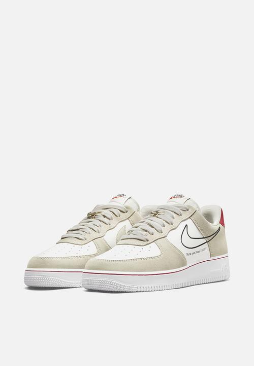 Nike - Air Force 1 '07 LV8 "First Use"