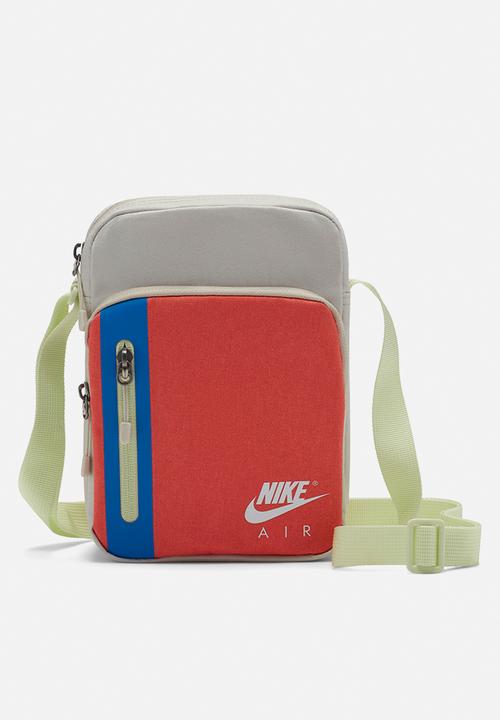 nike nk tech crossbody