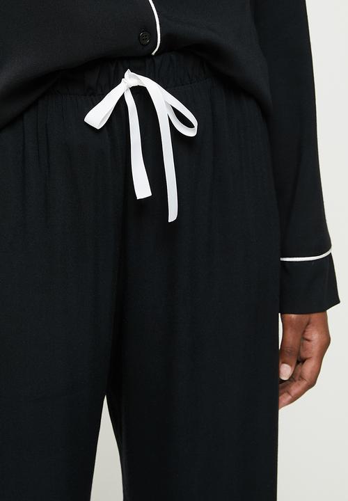 Superbalist - Sleep shirt & pants set - black
