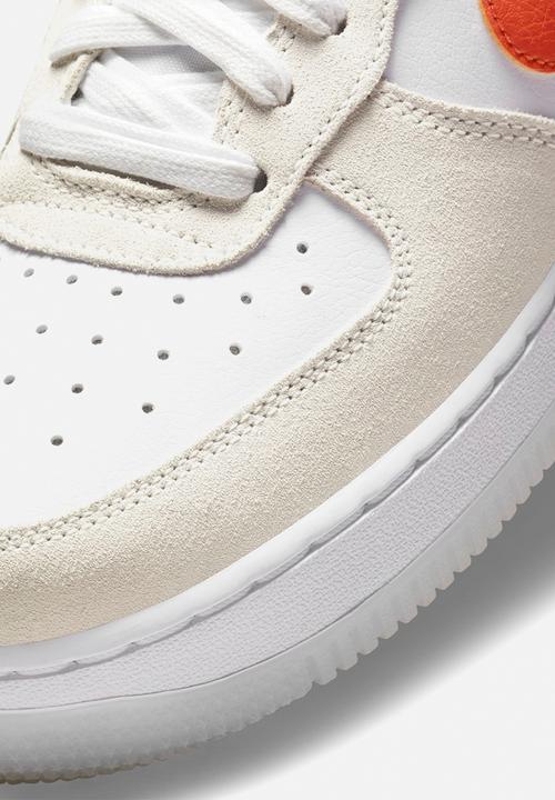 Nike - Air Force 1 '07 SE - white/orange-summit white-sail