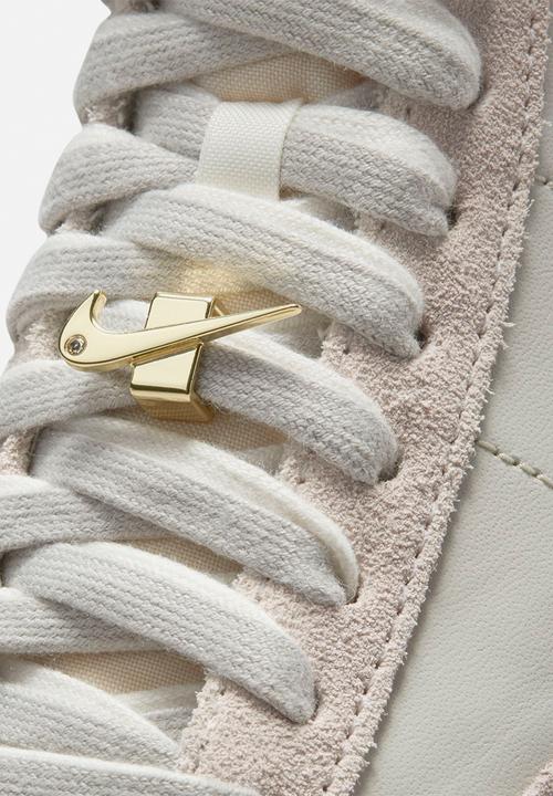 Nike - Blazer mid '77 SE - light bone/green noise-cream ii-sail