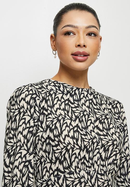 edit - Curved waist short dress - black ecru ikat animal