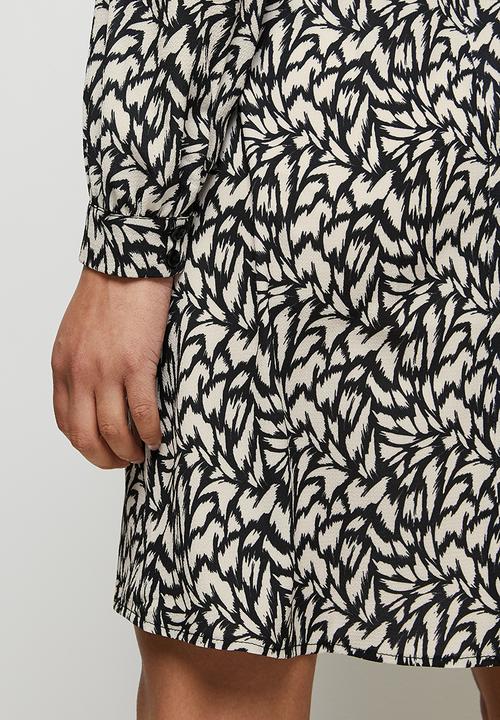 edit - Curved waist short dress - black ecru ikat animal