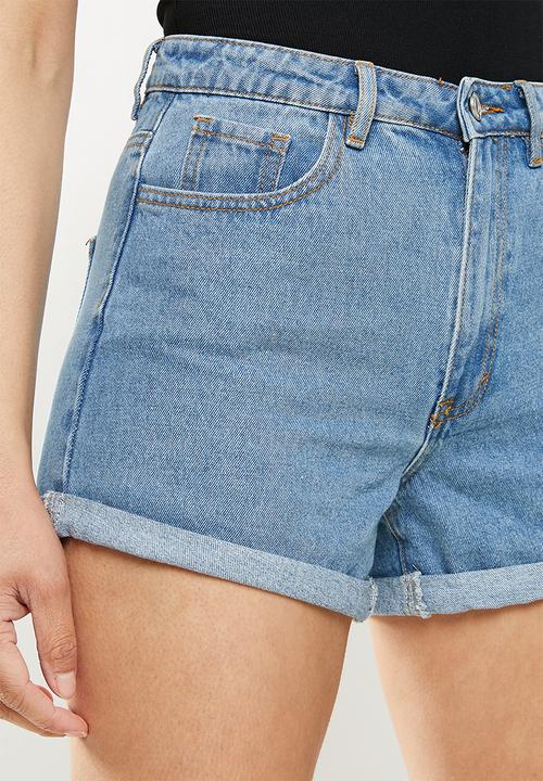 Missguided - Highwaisted turn up denim shorts in blue - blue