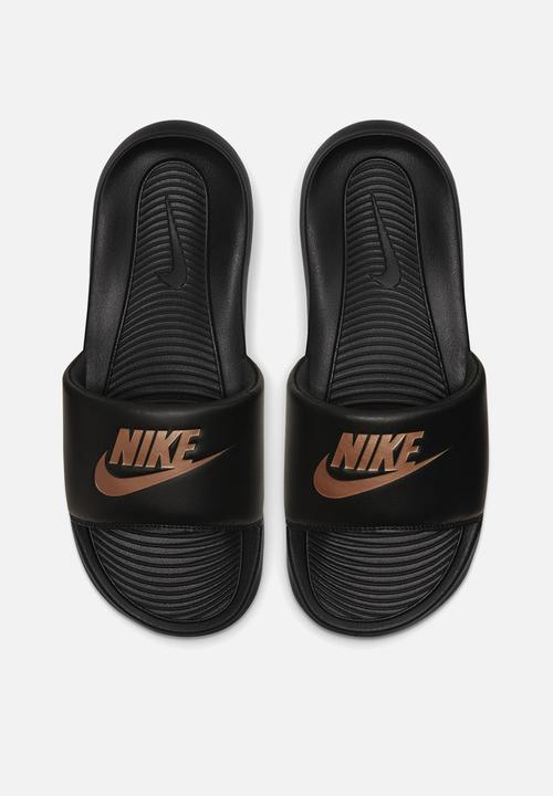 Nike - Nike victori one - black/mtlc red bronze-black