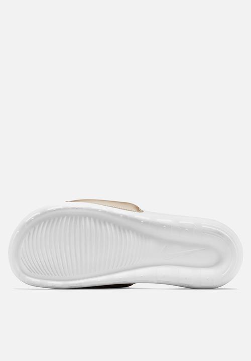 Nike - Nike victori one - mtlc red bronze/white-white