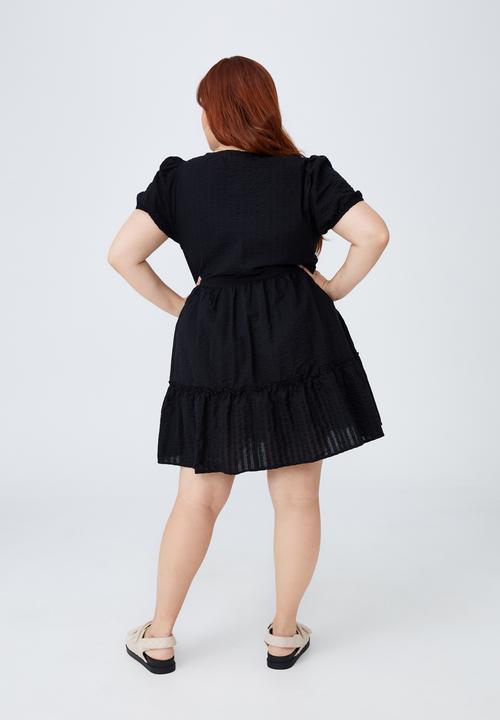 Cotton On - Curve woven tessa babydoll mini dress - black