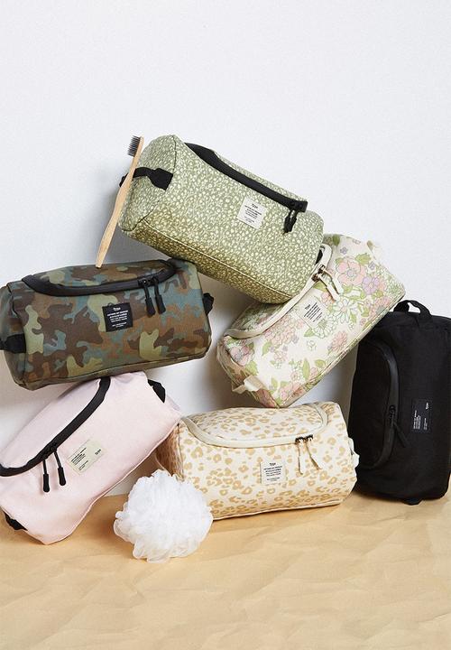 Typo - Explorer carry case-gum leaf meadow ditsy