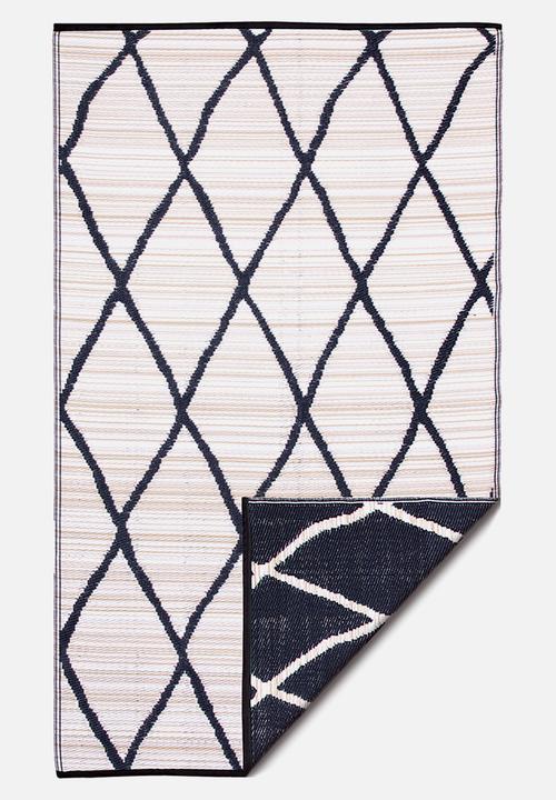 Fab Habitat - Nairobi Outdoor rug- natural & black