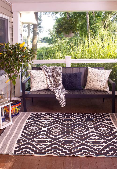 Fab Habitat - Kilimanjaro outdoor rug- black