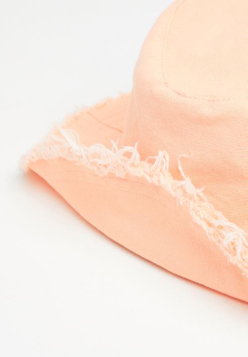 Superbalist - Raw hem bucket hat - pink