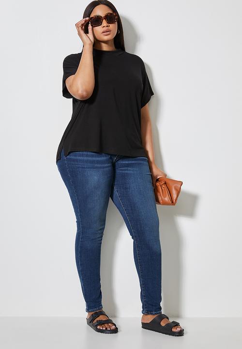 Superbalist - Easy fit tee with neck trim - black