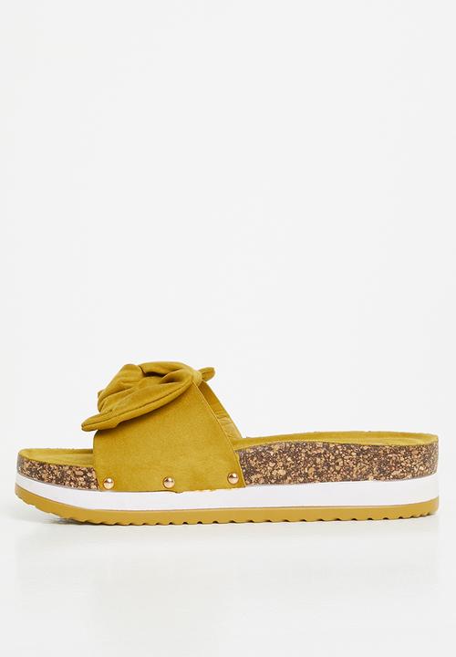 Footwork - Lizz twisted knot stacked flatform sandal - mustard
