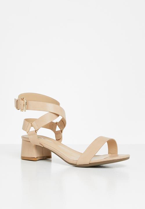Footwork - Kenn ankle strap block heel - beige