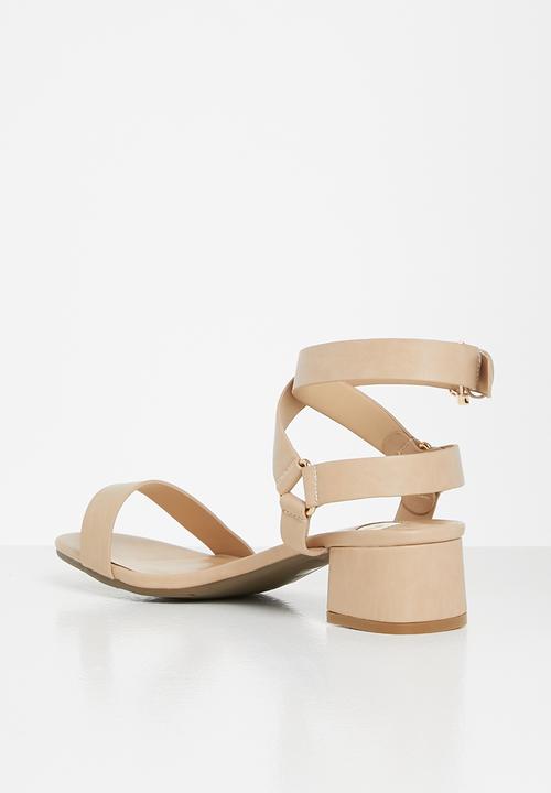 Footwork - Kenn ankle strap block heel - beige
