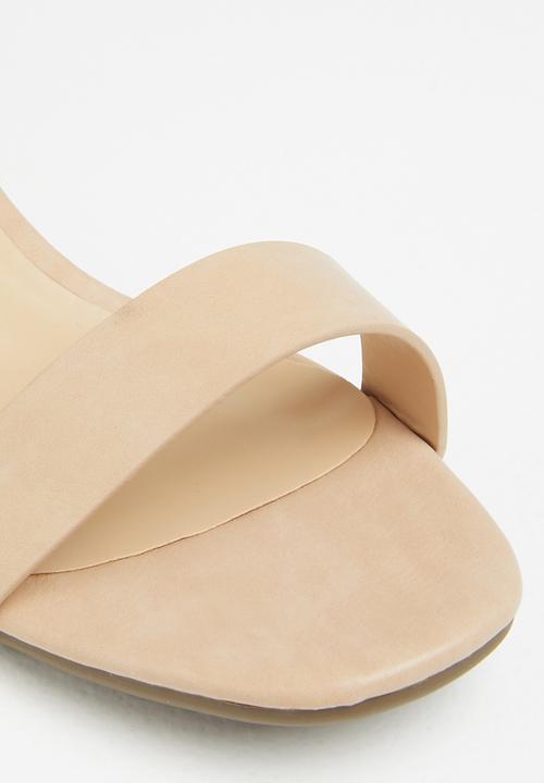 Footwork - Kenn ankle strap block heel - beige