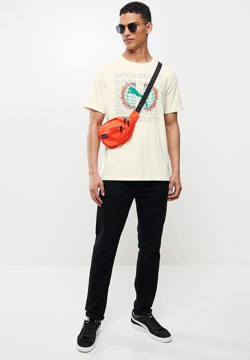 PUMA - Graphic tee key moments - eggnog