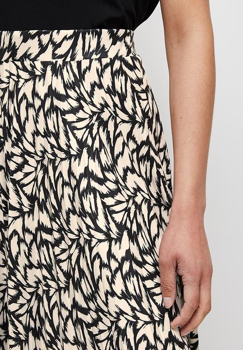 edit - Knit pleated midaxi skirt - black ikat