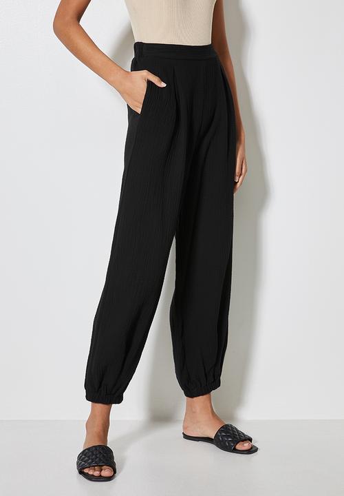 VELVET - Pull on textured balloon pant - black 