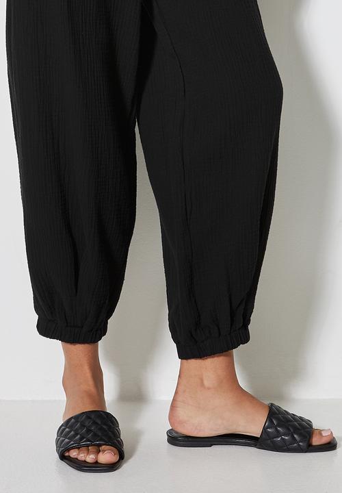 VELVET - Pull on textured balloon pant - black 