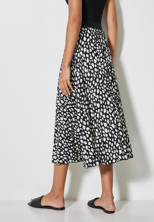 VELVET - Printed pleated midi skirt - black & white 