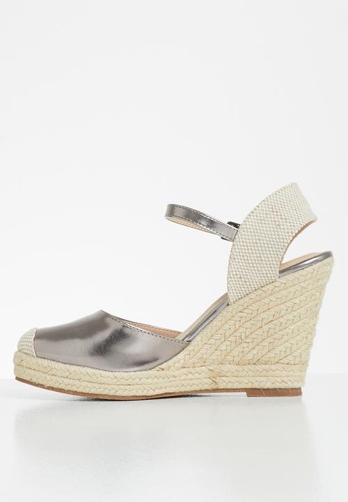 Miss Black - Hooked espadrille wedge - pewter