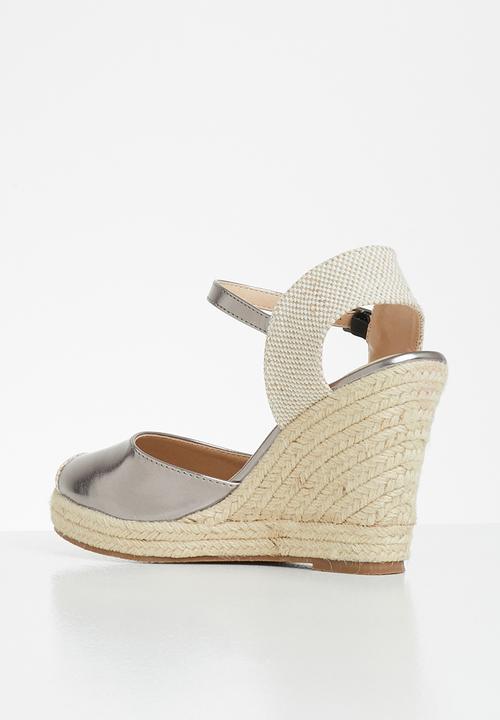 Miss Black - Hooked espadrille wedge - pewter