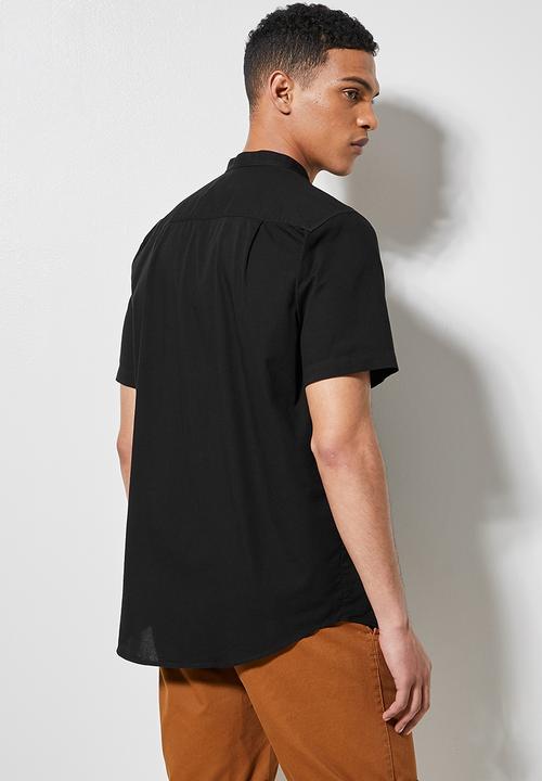 Superbalist - Regular fit mandarin short sleeve shirt - black